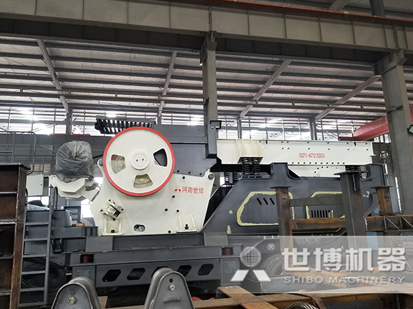 大型打石機(jī) 大型打石機(jī)