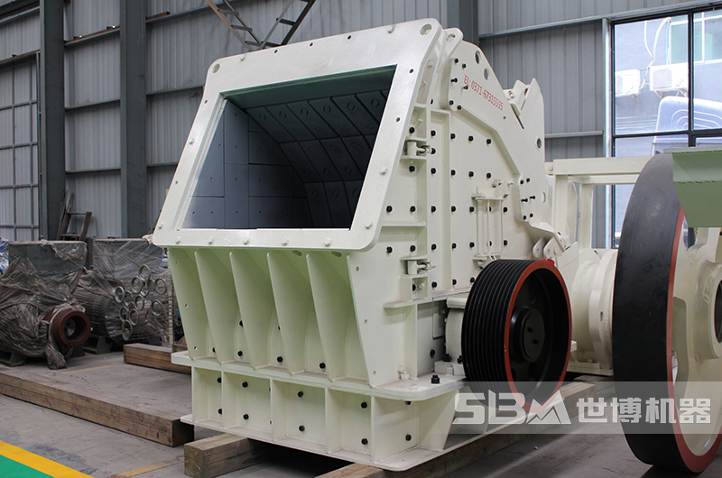 新型大口反擊破碎機 新型大口反擊破碎機