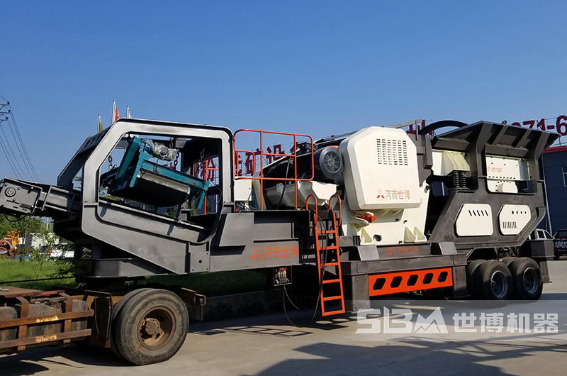 輪胎式移動建筑垃圾破碎機 輪胎式移動建筑垃圾破碎機