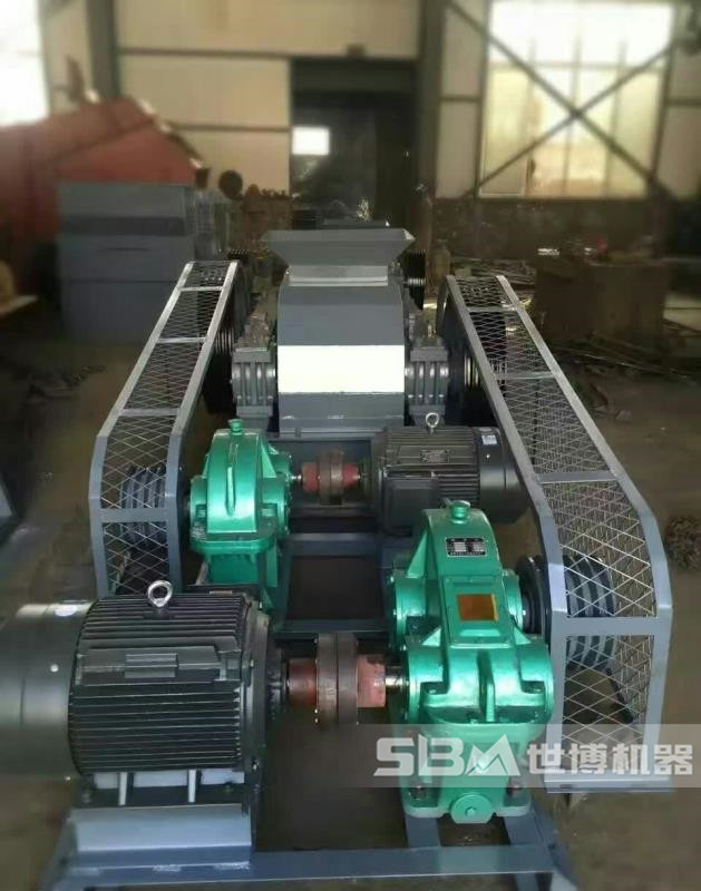 新型對(duì)輥制砂機(jī) 新型對(duì)輥制砂機(jī)