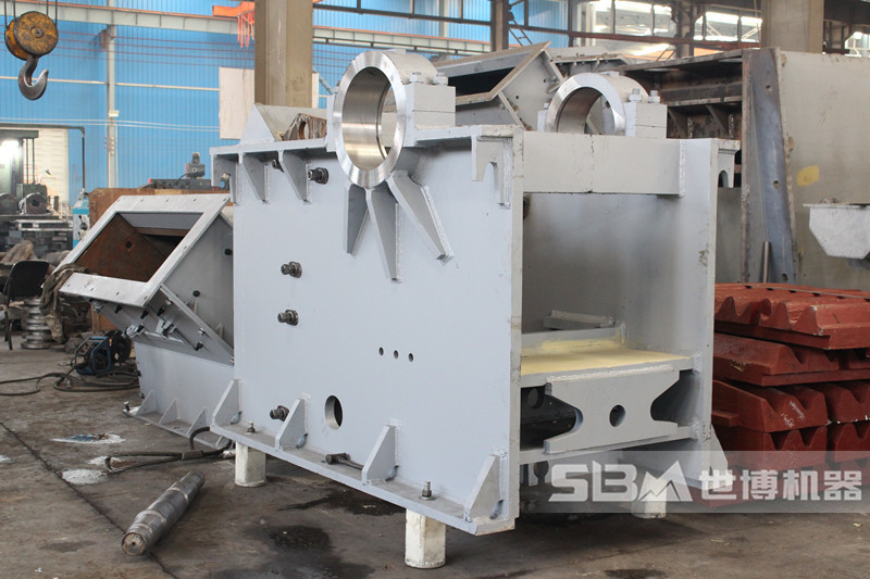 大型顎式破碎機(jī)機(jī)殼 大型顎式破碎機(jī)機(jī)殼