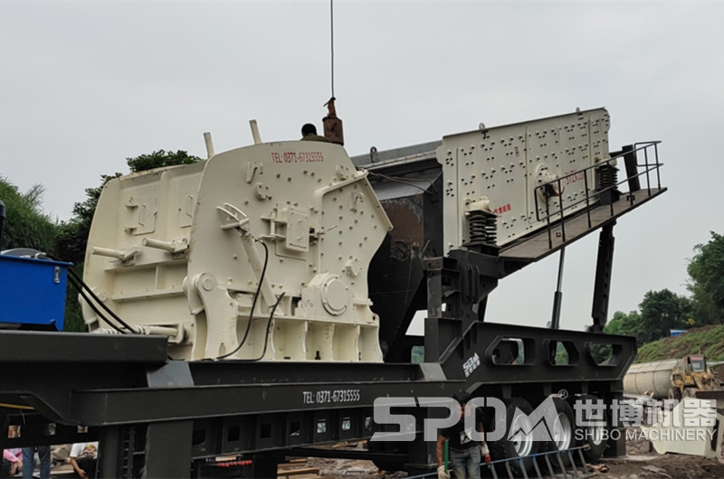 反擊破移動破碎篩分機 反擊破移動破碎篩分機