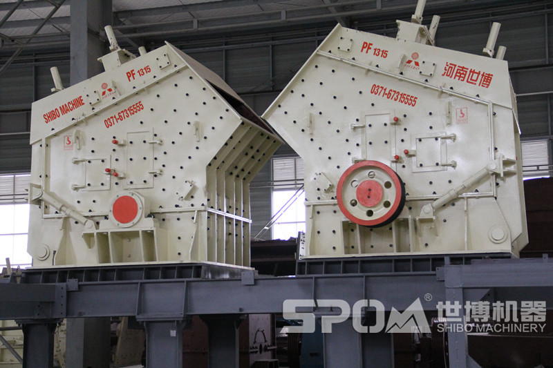 兩臺(tái)1315型石頭破碎機(jī) 兩臺(tái)1315型石頭破碎機(jī)