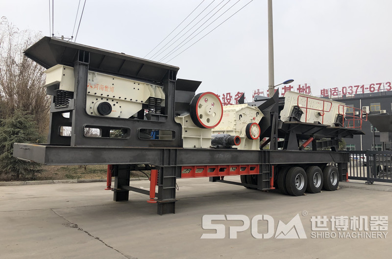 四組合鵝卵石移動(dòng)破碎制砂機(jī) 四組合鵝卵石移動(dòng)破碎制砂機(jī)