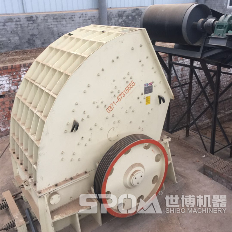 重錘破碎機(jī)碎石現(xiàn)場(chǎng)圖 重錘破碎機(jī)碎石現(xiàn)場(chǎng)圖