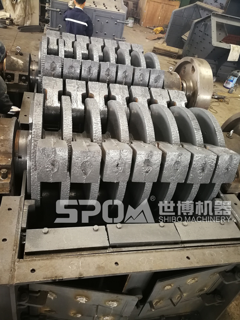 雙轉(zhuǎn)子制砂機(jī)內(nèi)部結(jié)構(gòu)圖 雙轉(zhuǎn)子制砂機(jī)內(nèi)部結(jié)構(gòu)圖