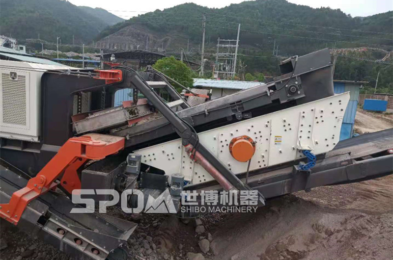 履帶式移動(dòng)破碎篩分機(jī) 履帶式移動(dòng)破碎篩分機(jī)