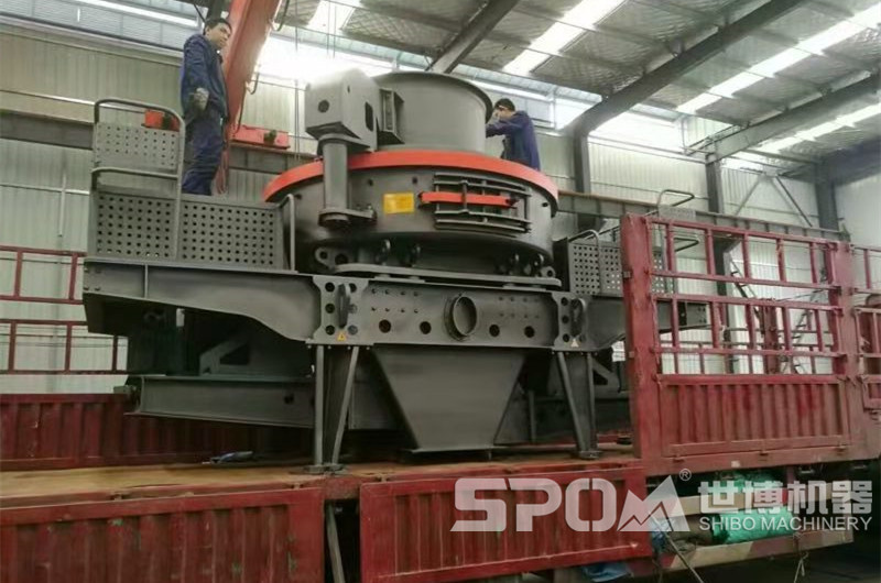 大型碎石制砂機(jī)裝車(chē)發(fā)貨 大型碎石制砂機(jī)裝車(chē)發(fā)貨